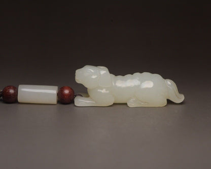 Top Chinese Natural White Hetian Jade Carved Dog 旺财 Statue Gift Animal Small Art