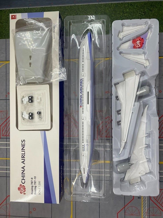 32CM 1:200 Hogan China Airlines Boeing 787-9 Airplane ABS Plastic Aircraft Model