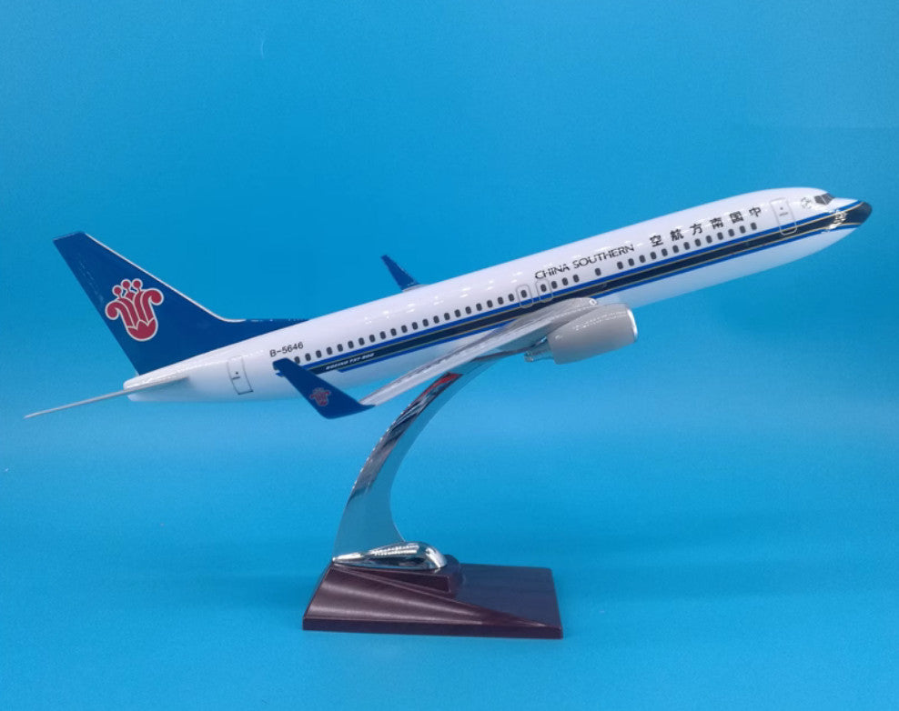 40CM CHINA SOUTHERN BOEING 737-800 B-5646 Passenger Airplane Resin Plane Model