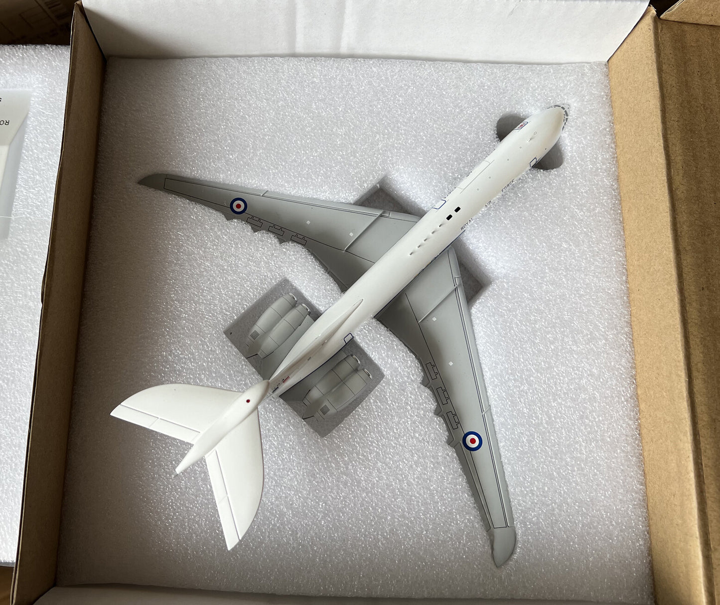 1:200 JC Wings ROYAL AIR FORCE VICKERS VC10 Airplane Diecast Aircrarft Model