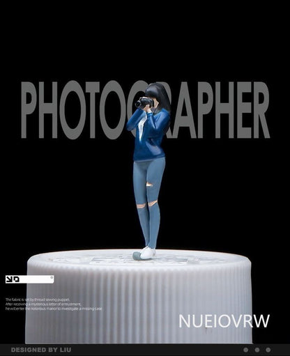 Girl Photographer Resin Figure Model 1/64 Scene Display Doll Model Toy