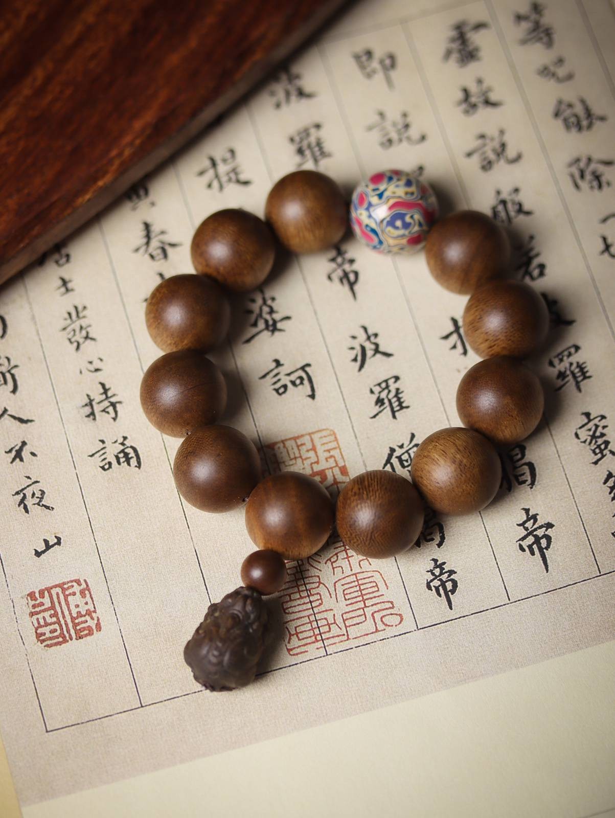 20mm Chinese Natural Eaglewood Handmade Exquisite Bracelets 30583
