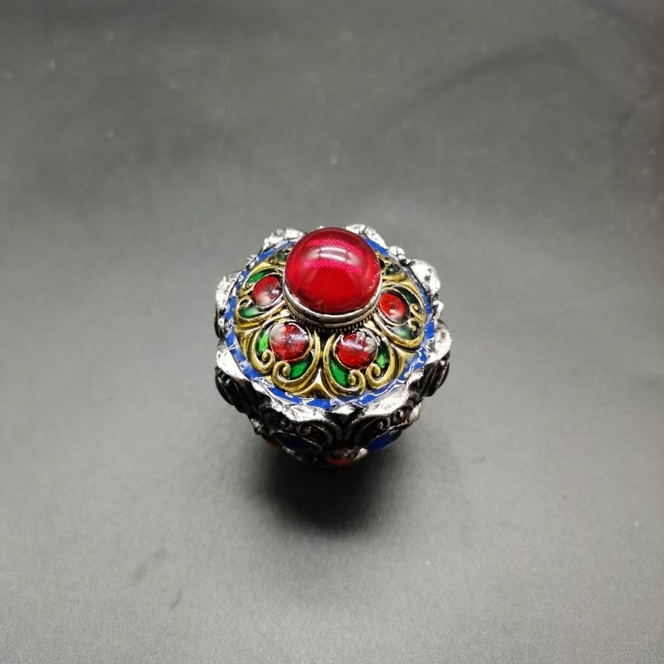 Pure Copper Snuff Bottle with Gemstones on Both Sides of The Snuff Bottle