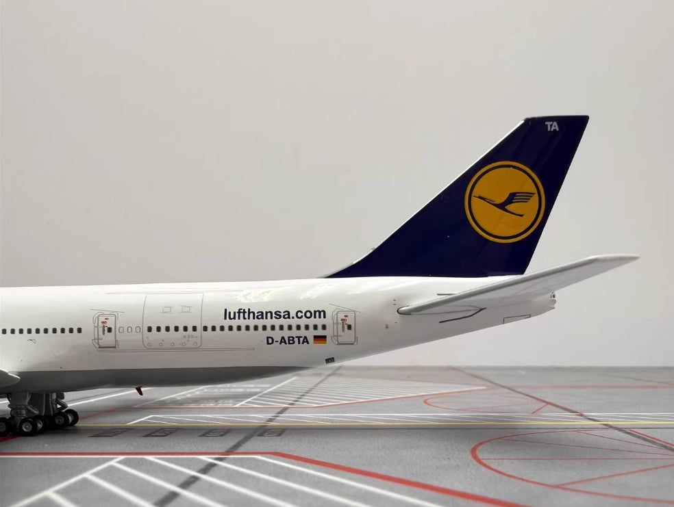 1:400 YY Wings Lufthansa BOEING 747-400 Passenger Plane Aircraft Diecast Model