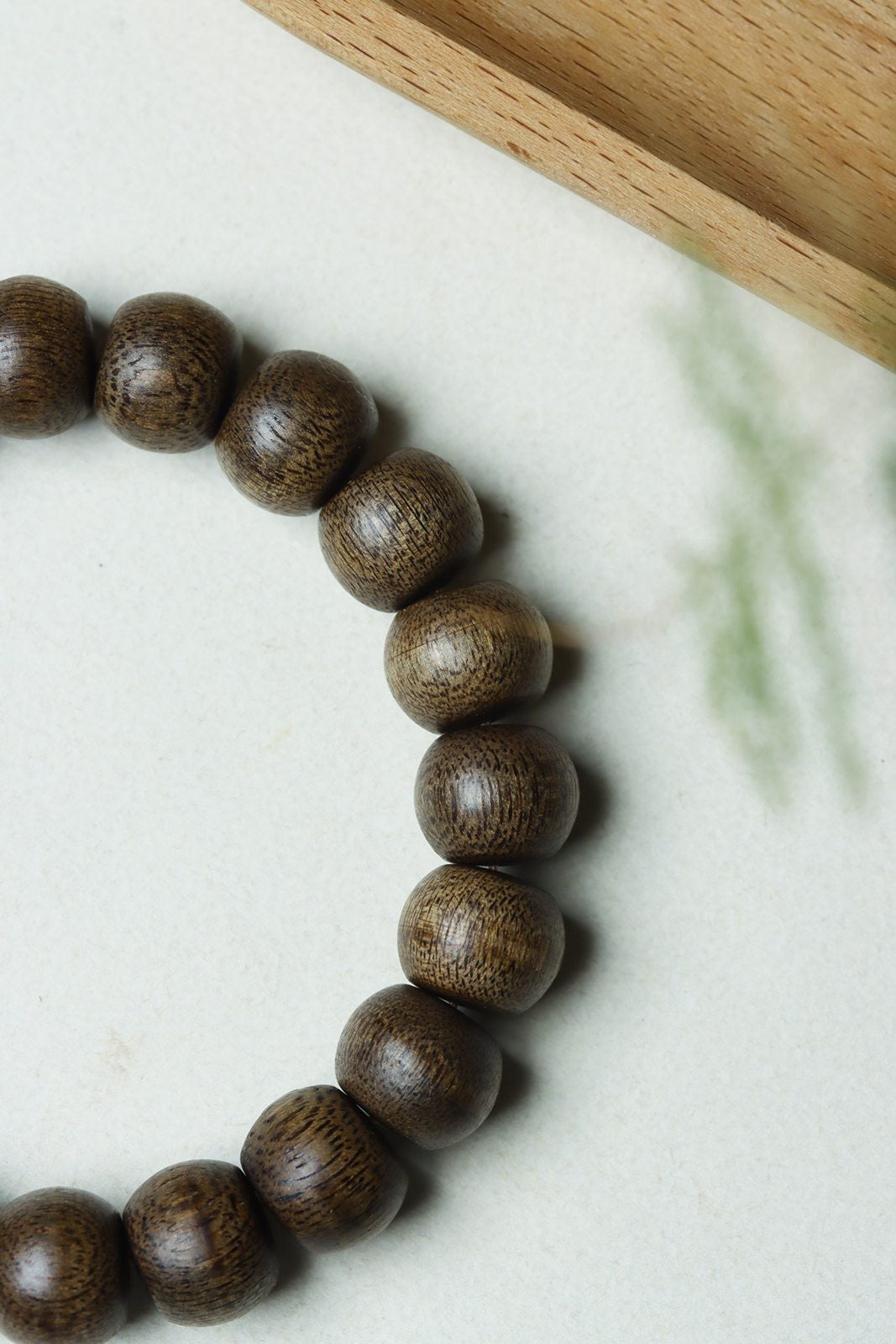 10mm Chinese Natural Eaglewood Handmade Exquisite Bracelets 31187