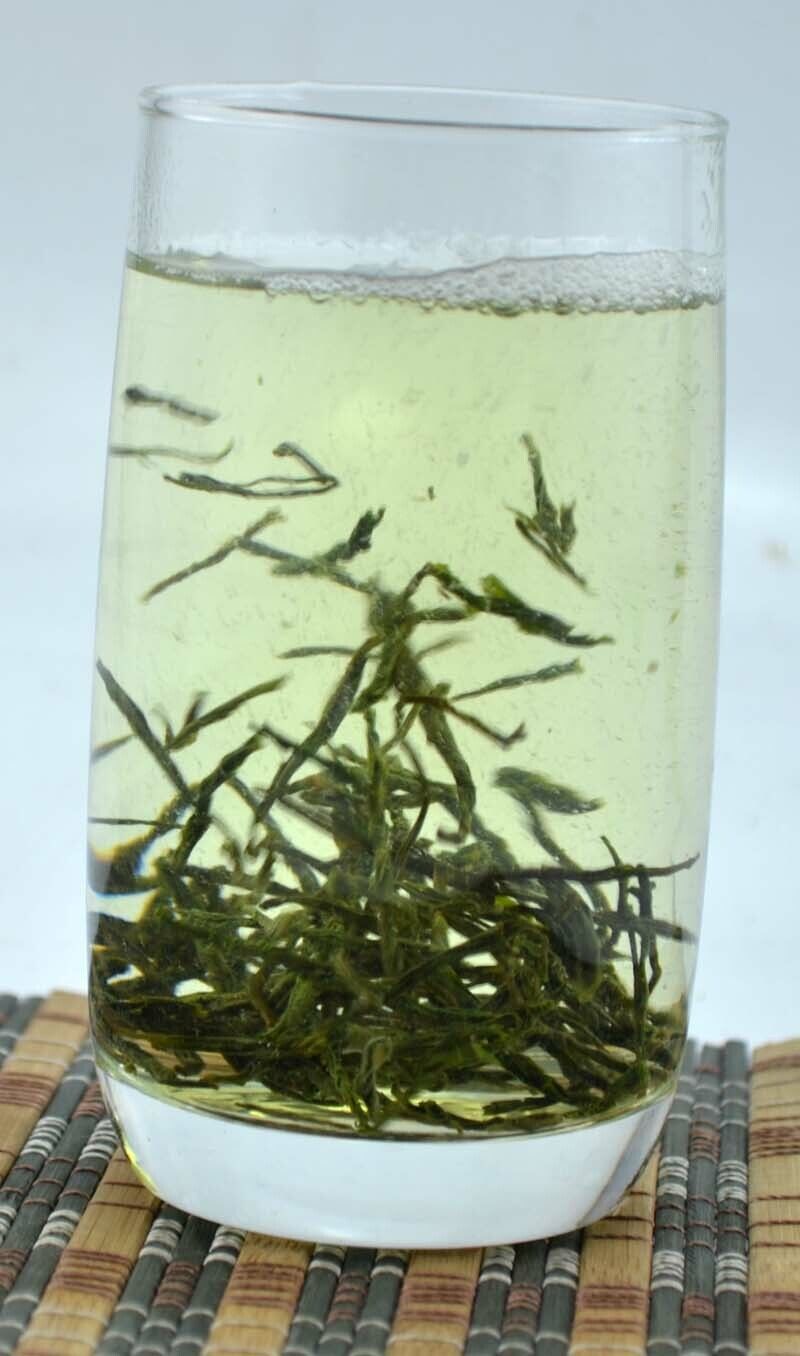 High quality Chinese Sichuan E mei Mountain Maofeng Green Tea Mingqian Green Tea-