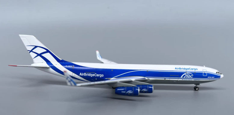 1:400 Phoenix AirBridgeCargo Ilyushin Il-96-400 Passenger Airplane Diecast Model