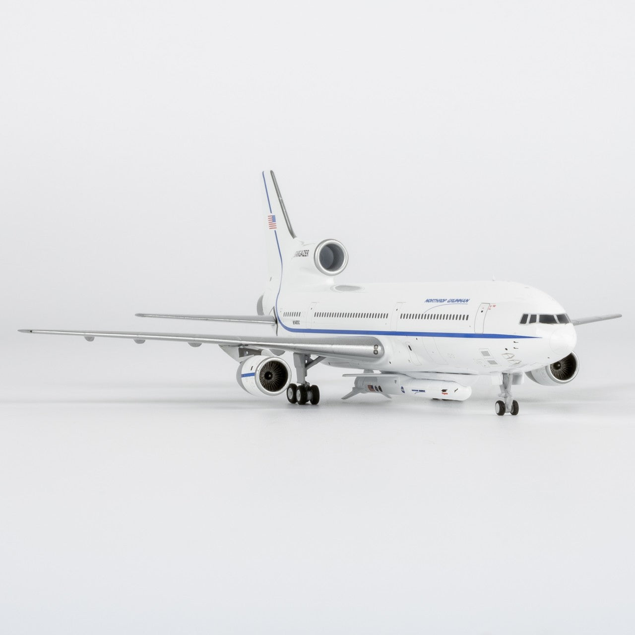 1:400 NGmodels Northrop Grumman Lockheed L-1011 Passenger Diecast Airplane Model