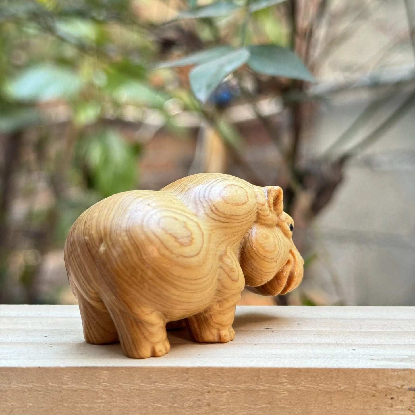Solid Wood Carved Small Hippopotamus Tabletop Ornament Wooden Animal Crafts