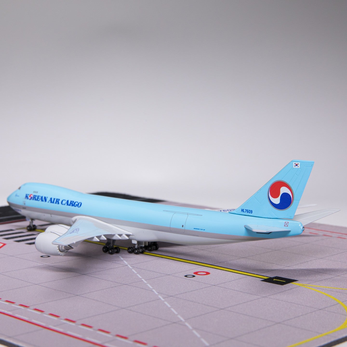 1:400 DRAGON WINGS KOREAN AIR CARGO BOEING 747-8F Plane Diecast Aircraft Model