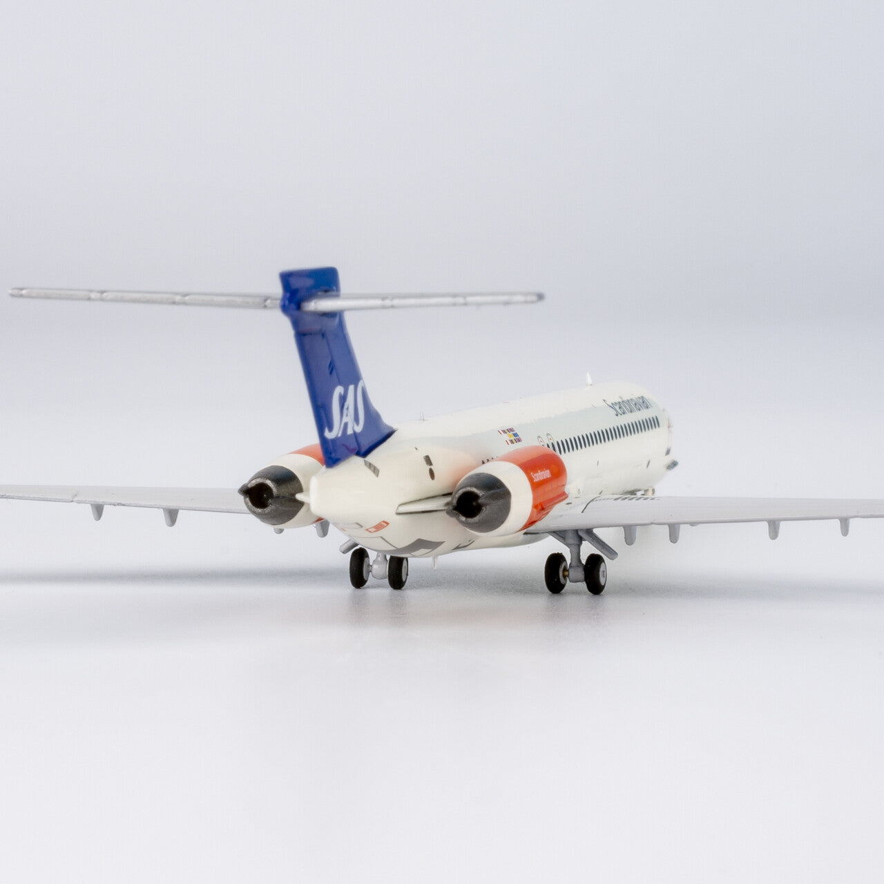 1:400 NGmodels SAS McDonnell Douglas MD-87 Passenger Airplane Diecast Model