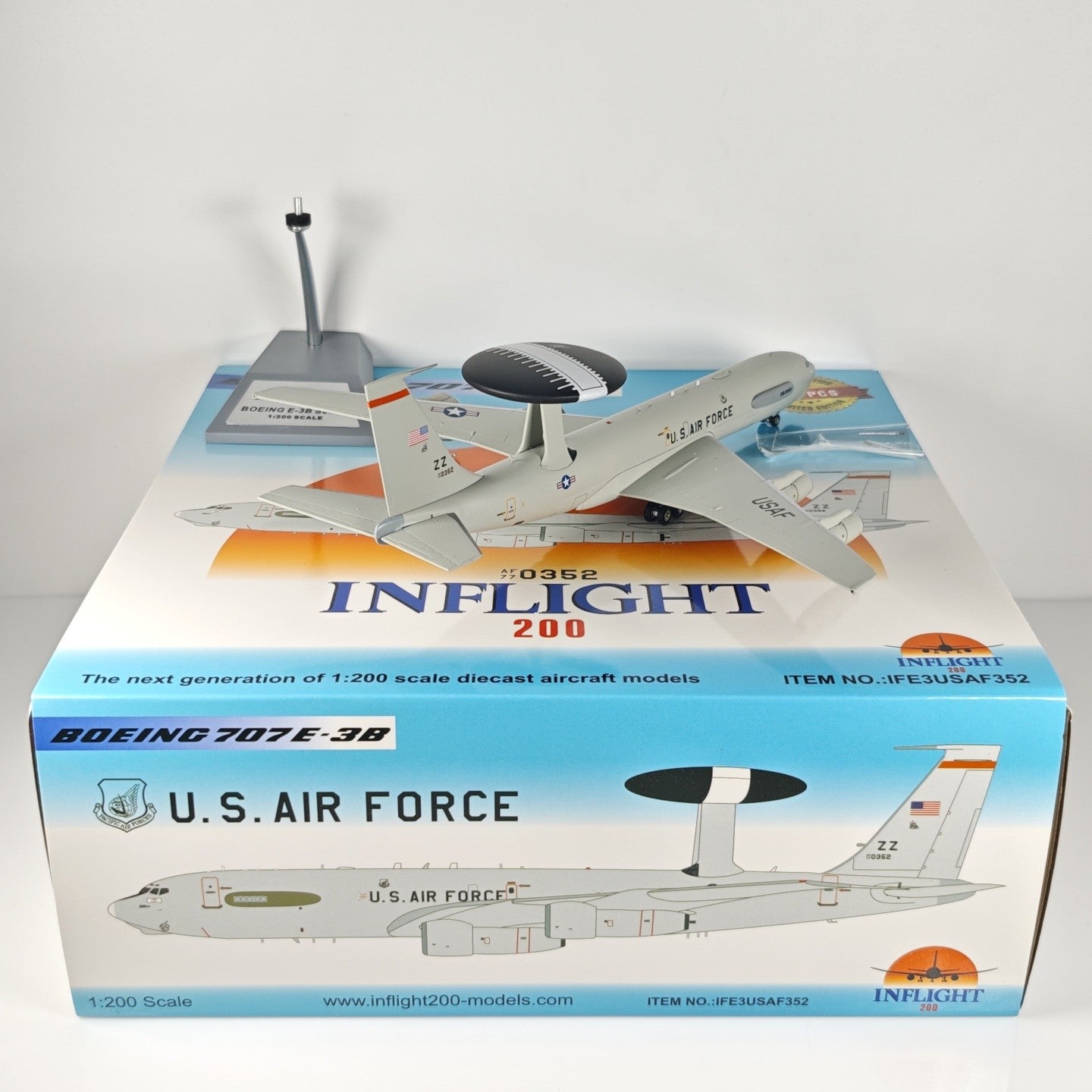 1:200 InFlight U.S. Air Force B707 E-3B Passenger Airplane Diecast Plane Model