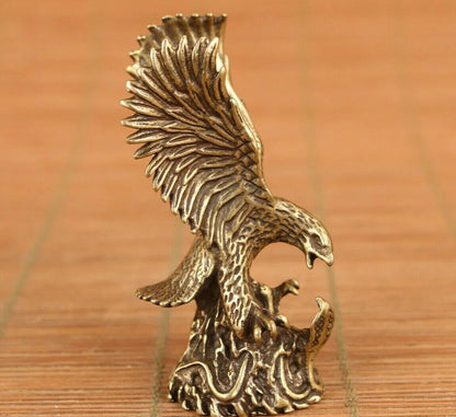 Rare Chinese Old Bronze Hand Carved Fengshui Eagle Statue Tea Pet Home Deco