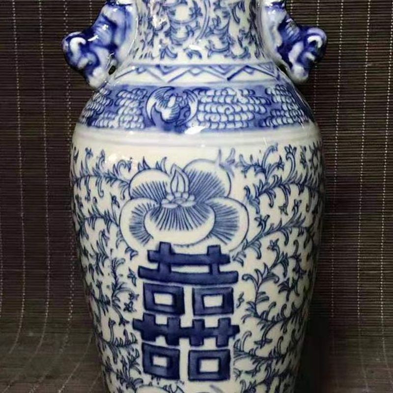 Antique Hand-painted Blue and White Porcelain Double Happiness Double Ear Bottle