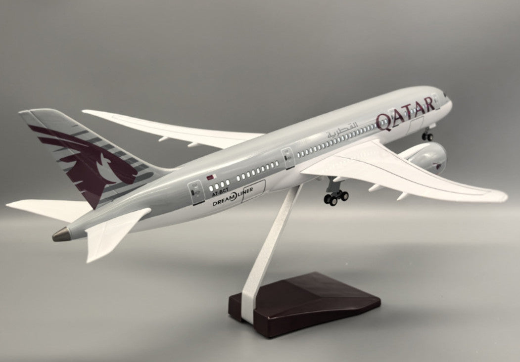 1:130 43CM QATAR BOEING 787 Passenger Plane Led Sound Light Resin Aircraft Model