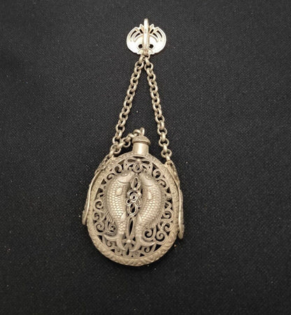 Noble copper tibet silver double fish pendant Hollow out snuff bottle netsuke