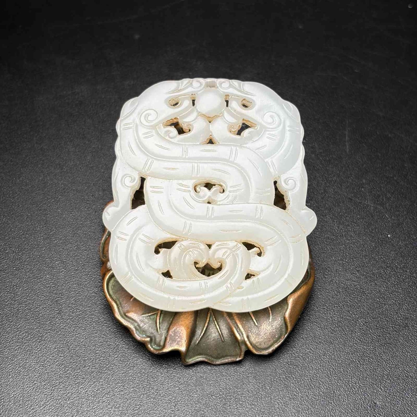 Chinese Natural Hetian Jade Hand-carved Exquisite Dragon Pendant 31182