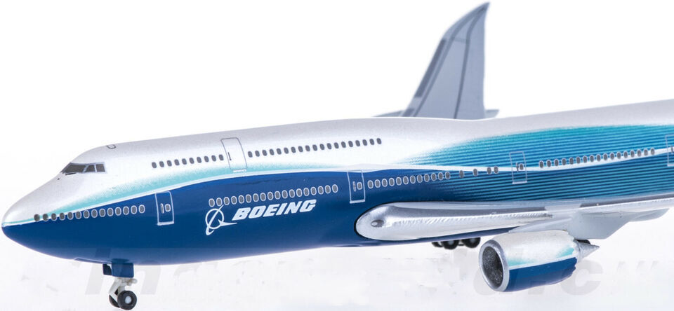 1:500 Hogan BOEING 747-8 Passenger Airplane Diecast Plane Aircraft Model