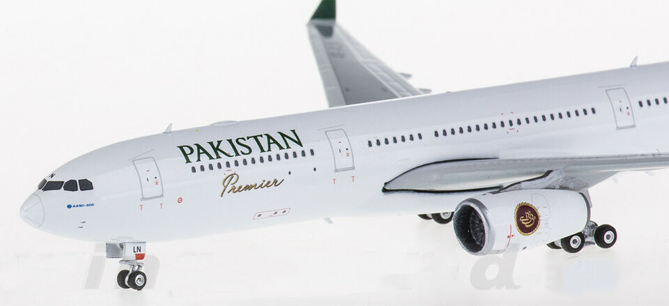 1:400 Phoenix PIA PAKISTAN AIRBUS A330-300 Passenger Airplane Diecast Model