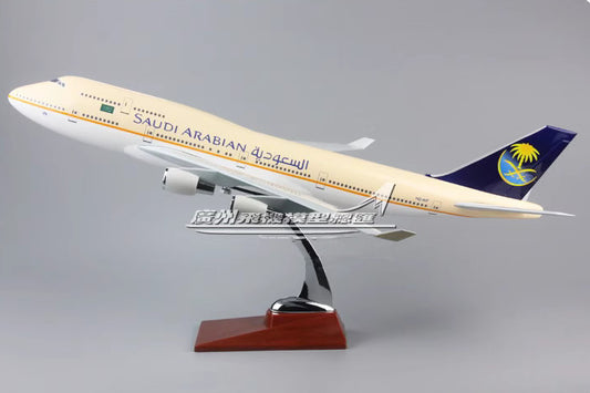 47CM 1:150 SAUDI ARABIAN BOEING 747-400 HZ-AIF Passenger Airplane Resin Model