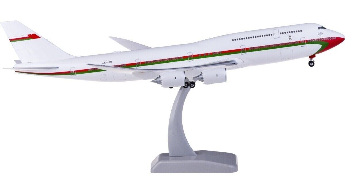 1:200 38CM Hogan Oman BOEING 747-8 Passenger Airplane ABS Plastic Aircraft Model