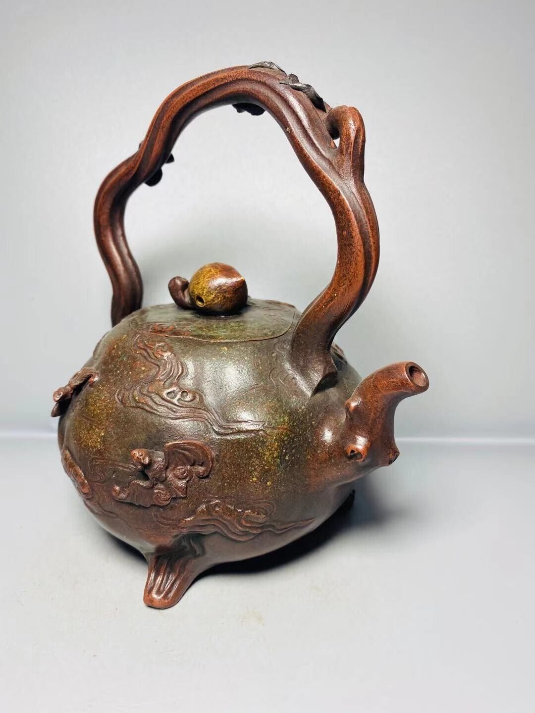 Chinese Yixing Zisha Clay Handmade Exquisite Teapot（全手工提梁葫芦壶 底款： 汪寅仙）