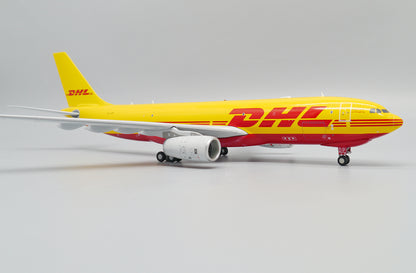 1:200 30CM JC Wings DHL A330-200F Airfreighter Airplane Diecast Aircraft Model