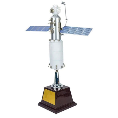 Alloy 1/150 China Tianhe Core Module Space Station Spacecraft Model Toy Gift