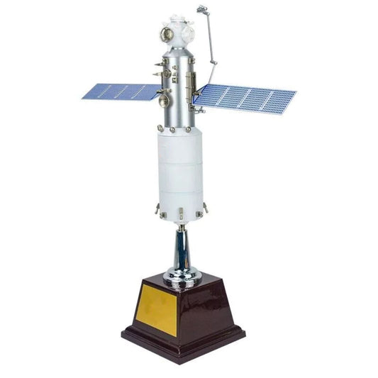 Alloy 1/150 China Tianhe Core Module Space Station Spacecraft Model Toy Gift