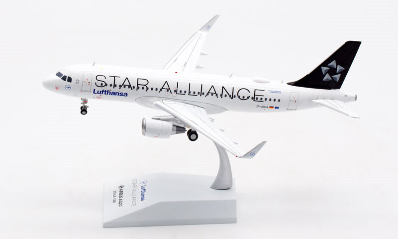 JC Wings Lufthansa Star Alliance Airbus A320 D-AIUA 1:200 plane Pre-builded