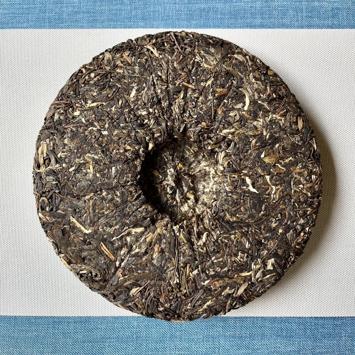 Yunnan Raw Pu-erh Tea Lao Ban Zhang Puer Raw Tea Green Cake Pu'er 357g