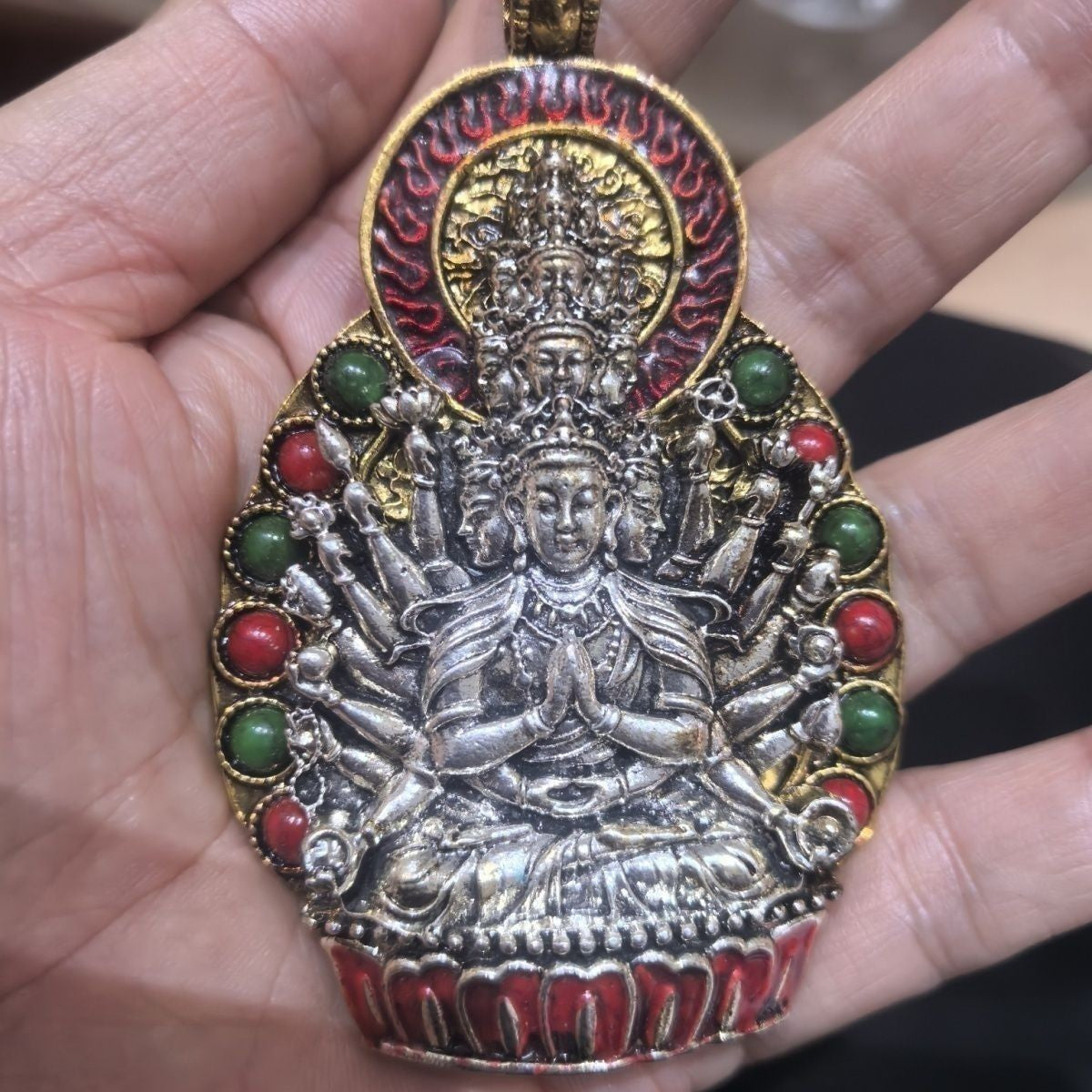 Vintage Nepalese Handicraft Thousand-Armed Guanyin Painted Pendant Collectible