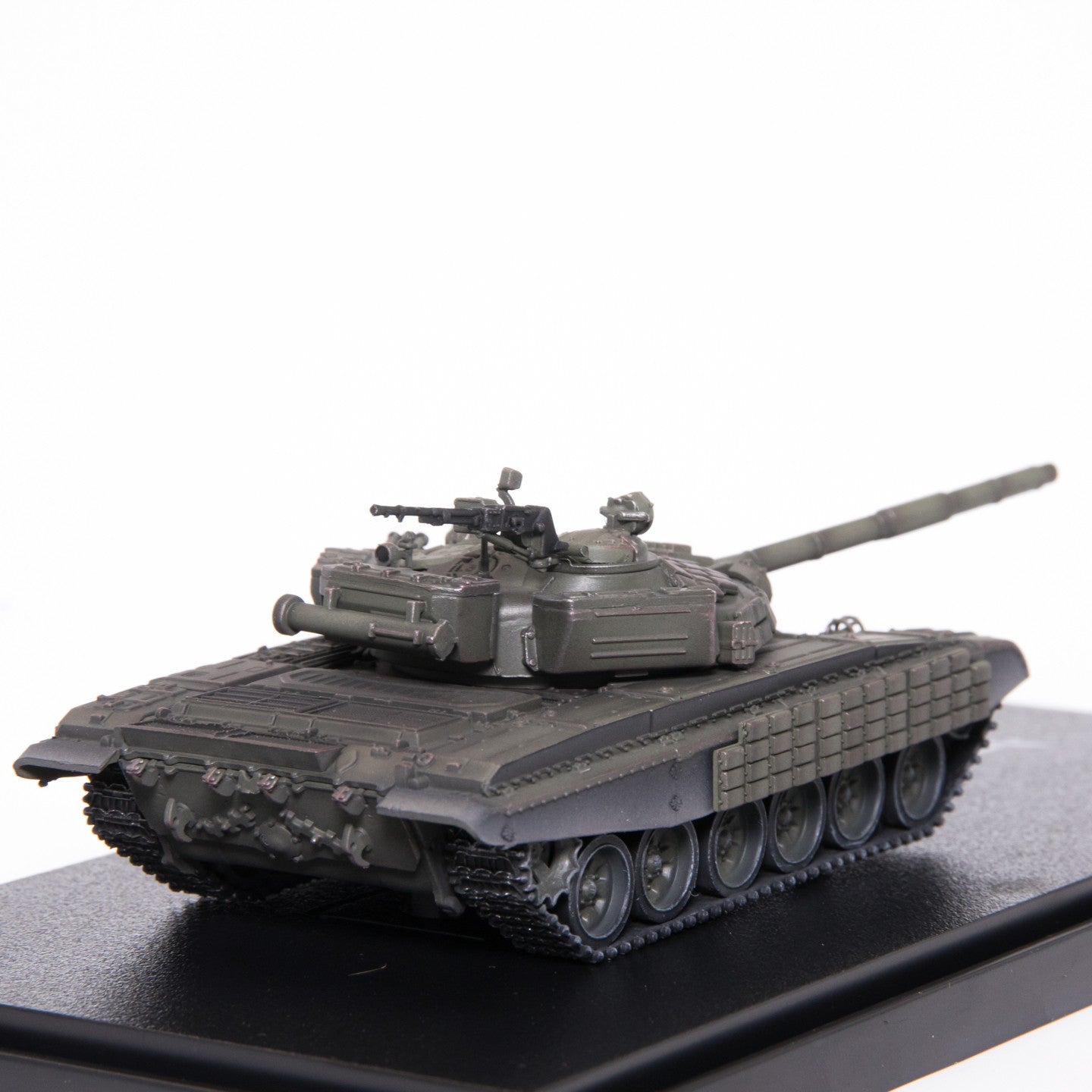 1:72 ARTISAN T-72B2 Main Battle Tank Plastic Diecast Military Armor Model
