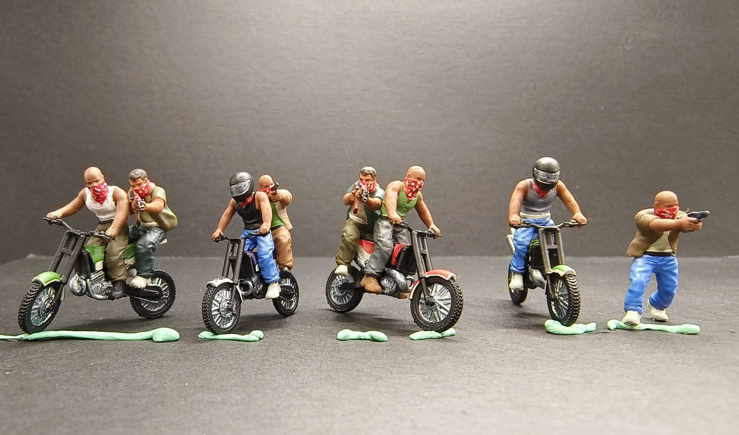 1/72Modern urban motorcycle figure model handprinted Soldier model