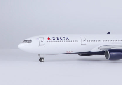 47CM 1:135 DELTA AIRBUS A330 Passenger Airplane Landing Gears Resin Plane Model