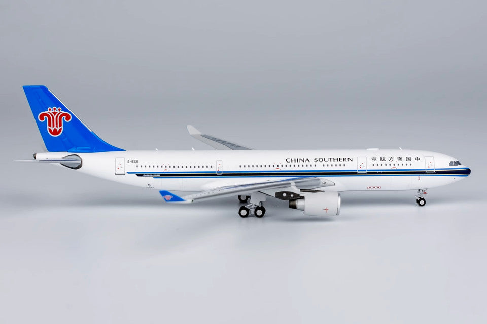 1:400 NG Model CHINA SOUTHERN AIRBUS A330-200 Passenger Airplane Diecast Model