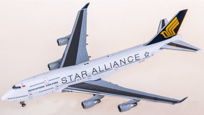 1:400 JC Wings Singapore Airlines B747-400 Airplane Diecast Aircraft Model
