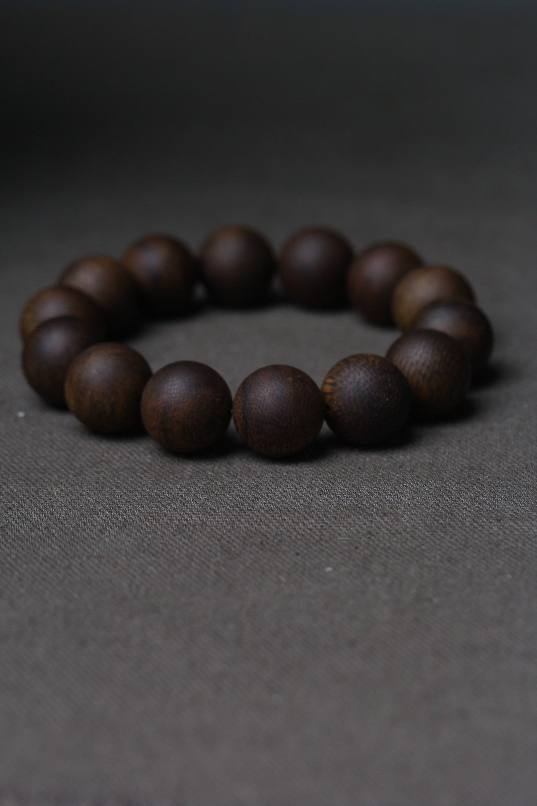 16mm Chinese Natural Eaglewood Handmade Exquisite Bracelets 30623
