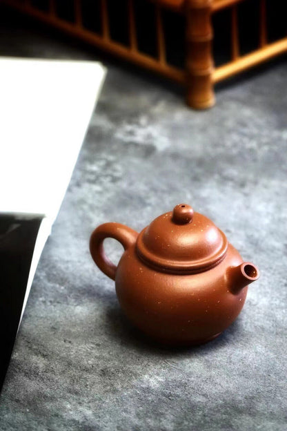 125cc Handmade Purple Sand Zhu Clay Tea Pot in Yixing, China Yuan Zhu Hu Tea Pot-