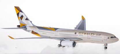 1:200 30CM Eagle ETIHAD AIRWAY AIRBUS A330-200 Passenger Airplane Diecast Model