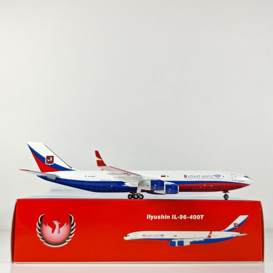 1:400 Phoenix Vietnam Airlines Ilyushin IL-96-400T Diecast Aircraft Plane Model