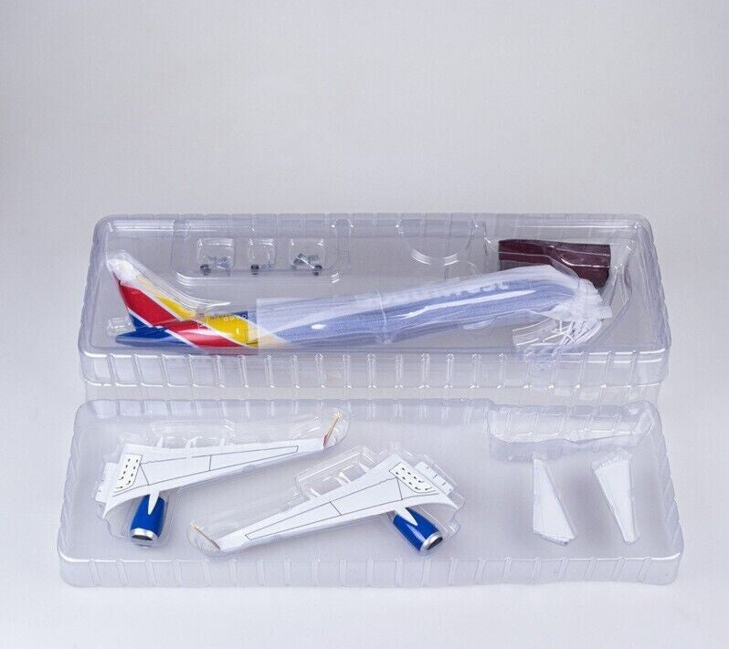 47CM Southwest BOEING 737-800 Airplane Led Sound-controlled Light Resin Model