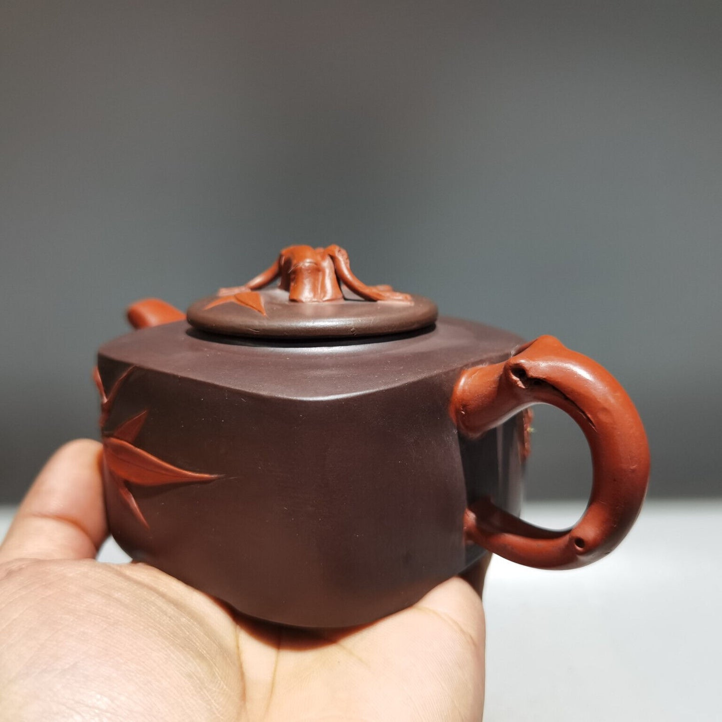 Chinese Yixing Zisha Clay Handmade Exquisite Teapot （梅花竹韵壶 底款：顾景舟)