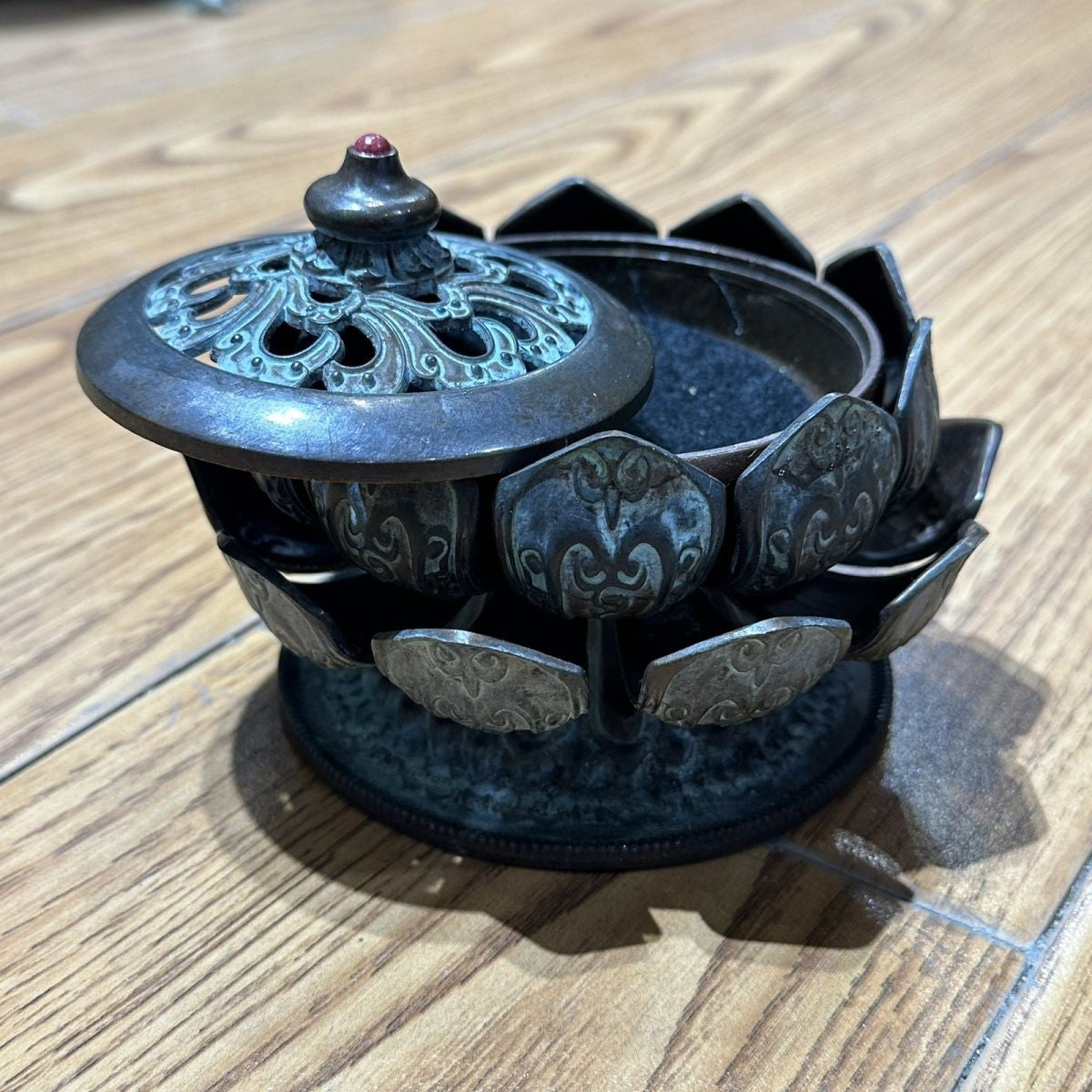 Antique Bronze Lotus Incense Burner Wide Buddhist Censer For Home Tea Ceremony