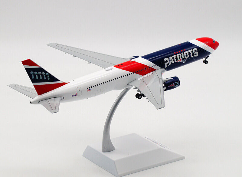 28CM 1:200 JC WINGS PATRIOTS BOEING 767-300ER Passenger Airplane Diecast Model
