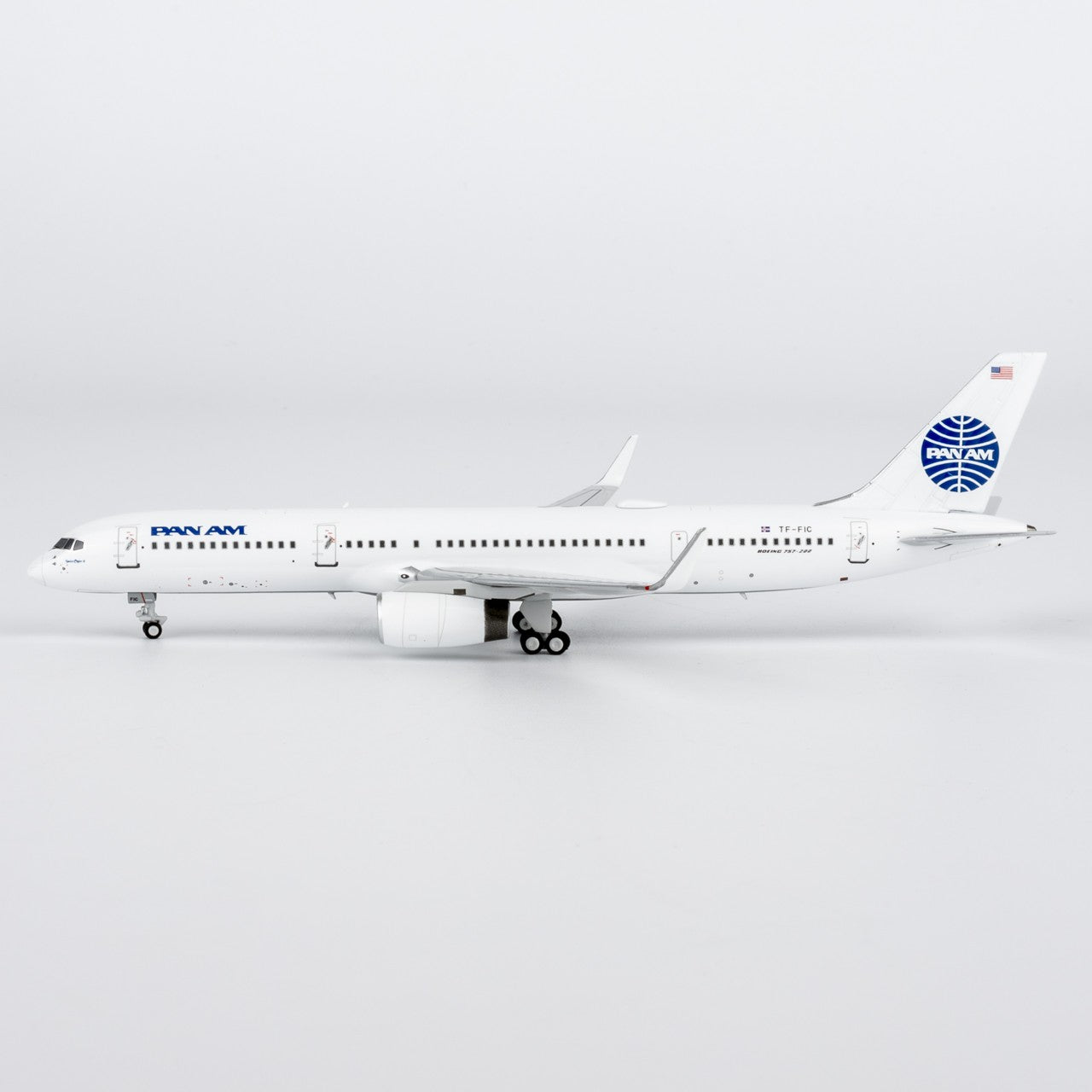 1:400 NGmodels Icelandair Boeing 757-200 Passenger Airplane Diecast Plane Model