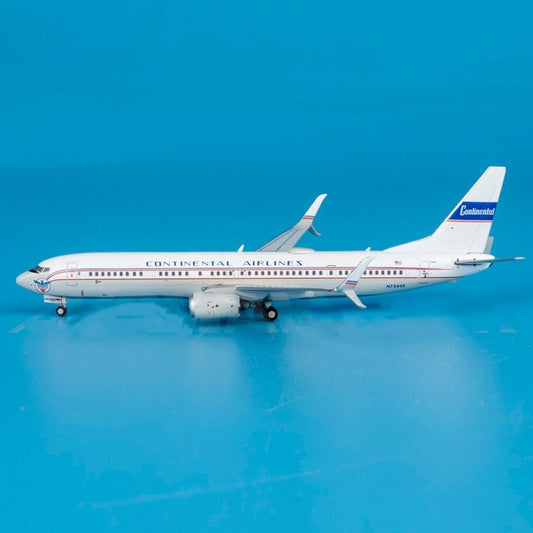 1:400 Geminijets United Airlines Boeing 737-900ER N75435 Airplane Diecast Model