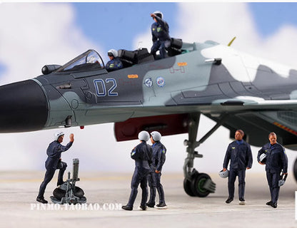 NEW 1/72 Russian Air Force pilot ground crew 7 soldiers（Airplane not included）