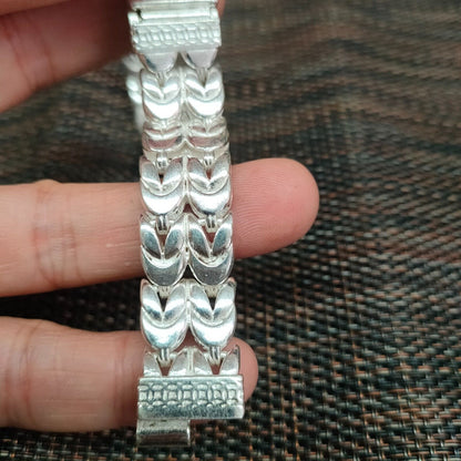 chinese Asian old tibet silver hand cast statue bracelet jewel gift nice