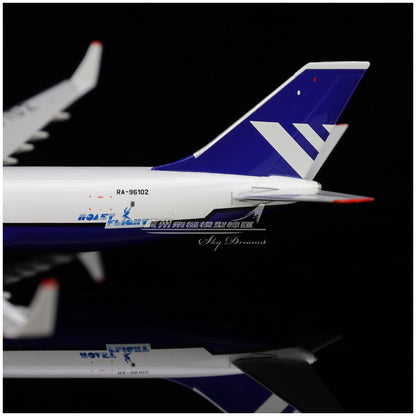 1:400 Phoenix Polet Flight Ilyushin Il-96-400T Airplane Diecast Aircraft Model